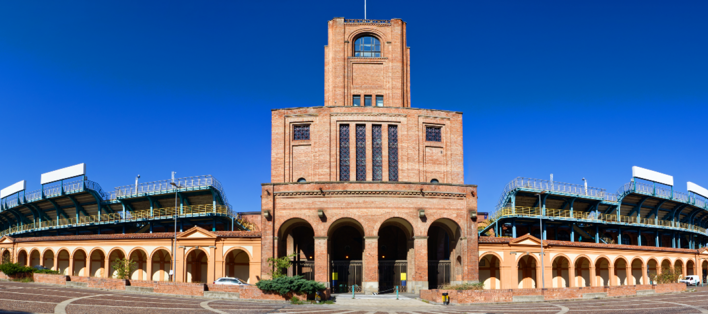 Bologna Shutterstock 1486086848 bologna gevel